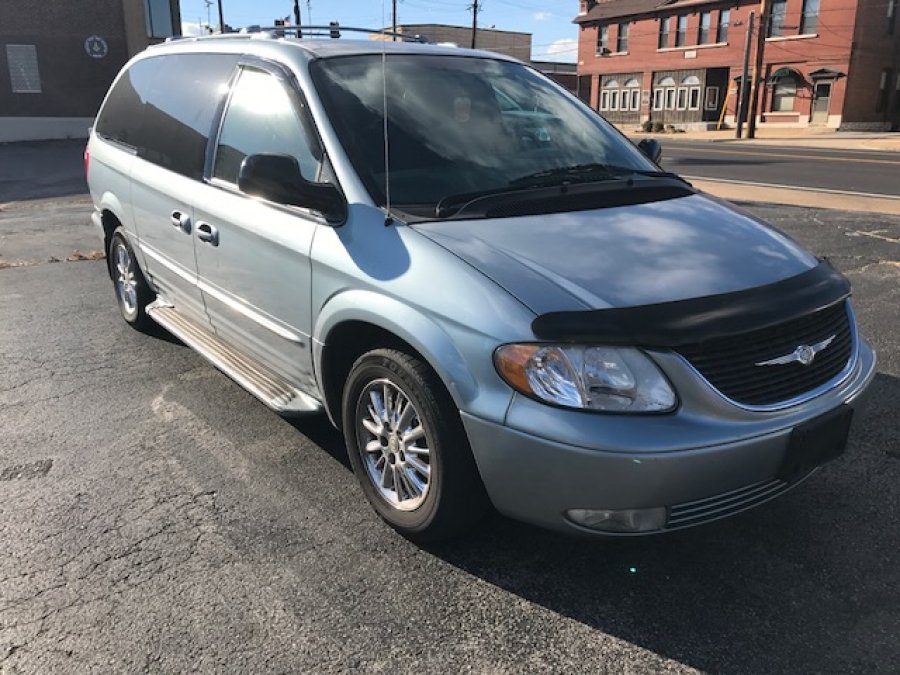 Chrysler town country 2003