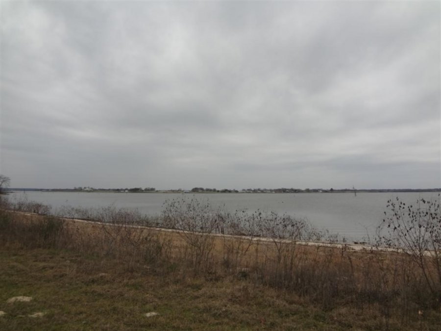 Lake Limestone, TX 1.19 Acres, Waterfront Lot, Gated Subdivision