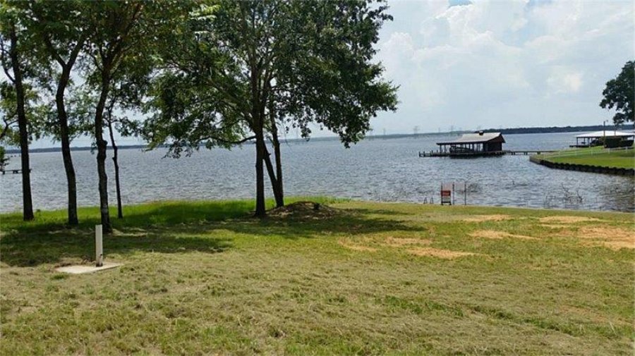 Lake Limestone, TX Waterfront Lot with septic, electric, water and