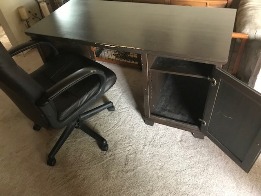 Dark brown desk and chair | West Covina Classifieds 91750-2344 La Verne