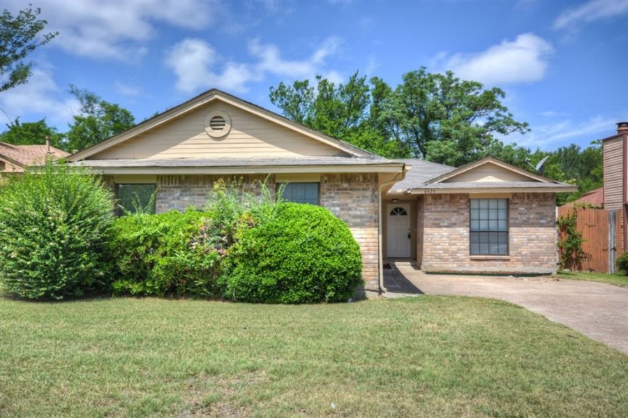 Rent at a very affordable offer Dallas Classifieds 75237 6625 Maryibel Cir 1200 House For