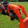 Kubota B2650 HST tractor with loader