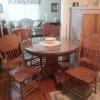 Diningroom/kitchen table and chairs