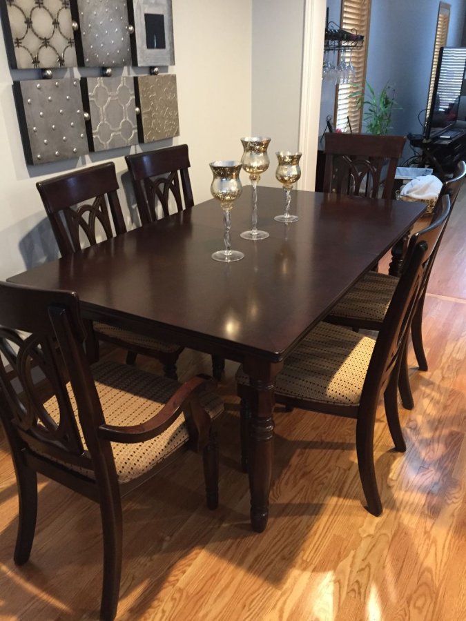 Dining Room Table & Chairs | Chicago Classifieds 60074 Palatine | Home