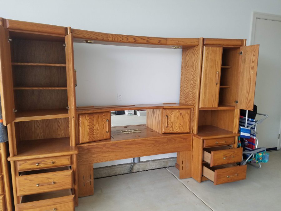 Queen Oak headboard Reno Classifieds 89460 Gardnerville, Nevada