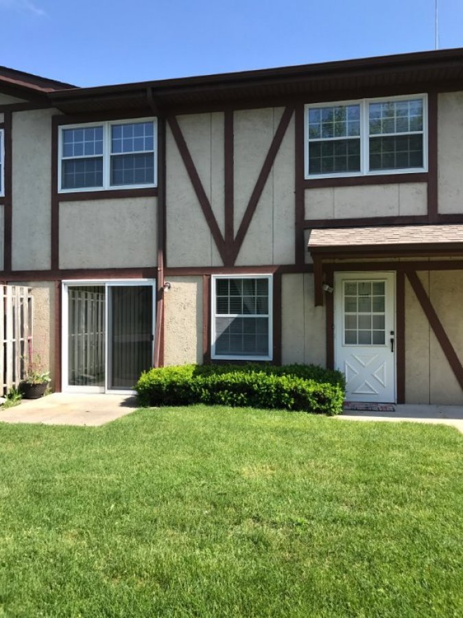 2 STORY TOWNHOME 2 BDRM 1.5BATH 1CAR ATTACHED GARAGE Illinois
