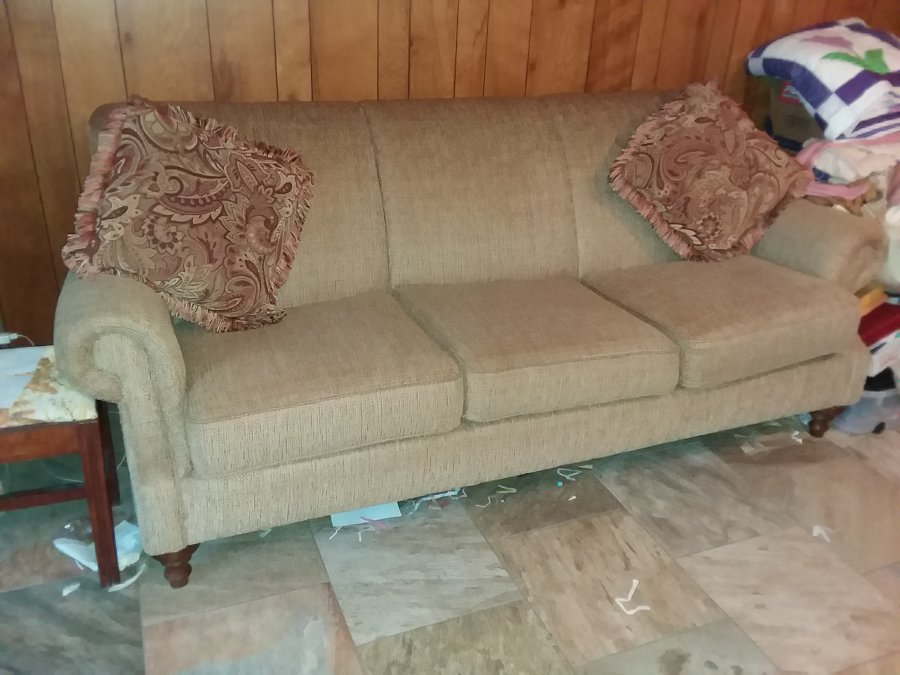 Couch like new Arkansas Classifieds 72956 Van Buren Home and