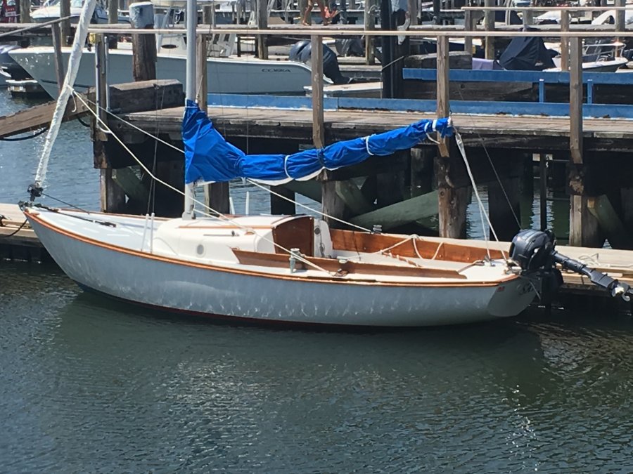 19' cape dory typhoon sailboat