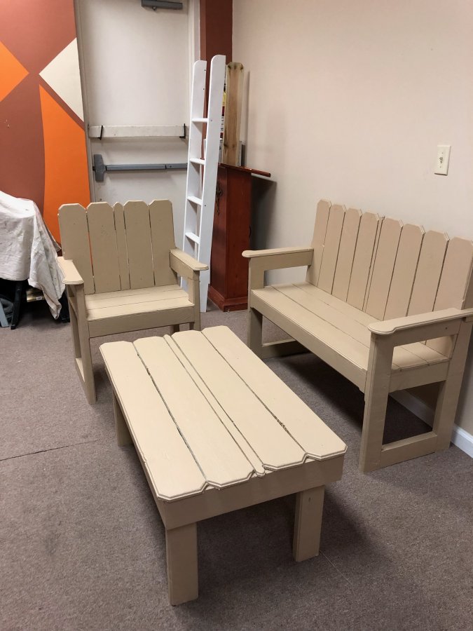 Patio furniture (custom made wood) Indianapolis Classifieds 46219