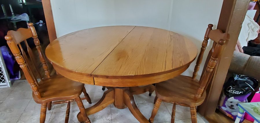 Kitchen table w/ 2 chairs | Rochester Classifieds 14433 Clyde | $80