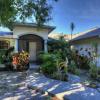 902 Sweetbay Avenue, 