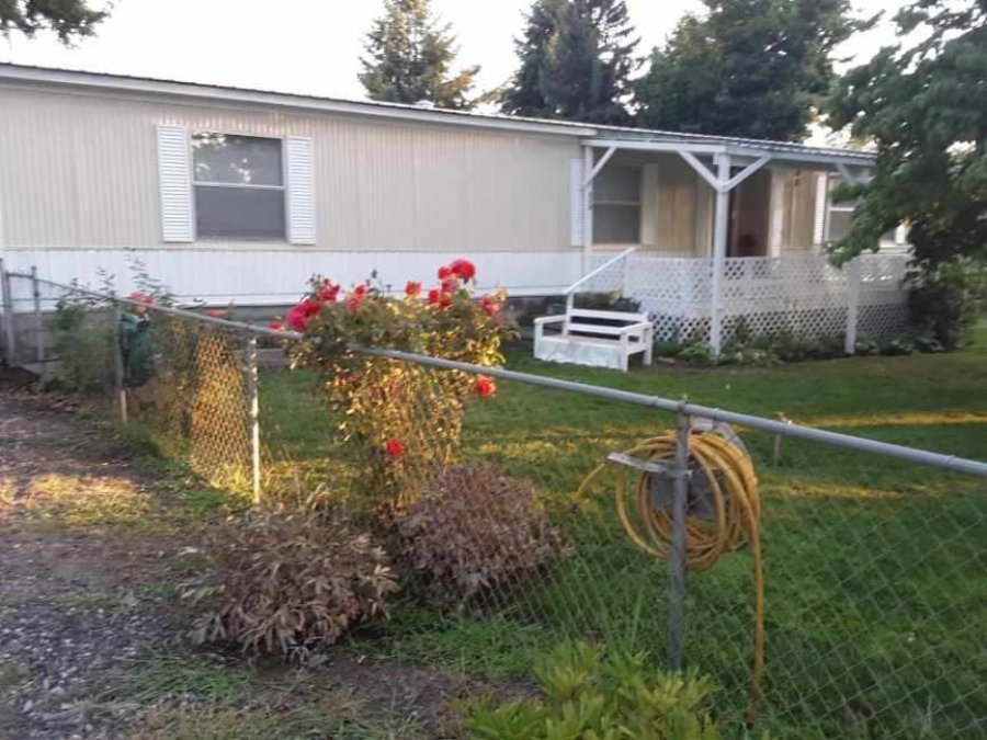 Lewiston Orchards / Quiet Dead End Street Shop, Carport, Large Lot