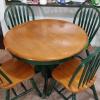Beautiful Oak Dining Room Table W/Chairs & Leaf