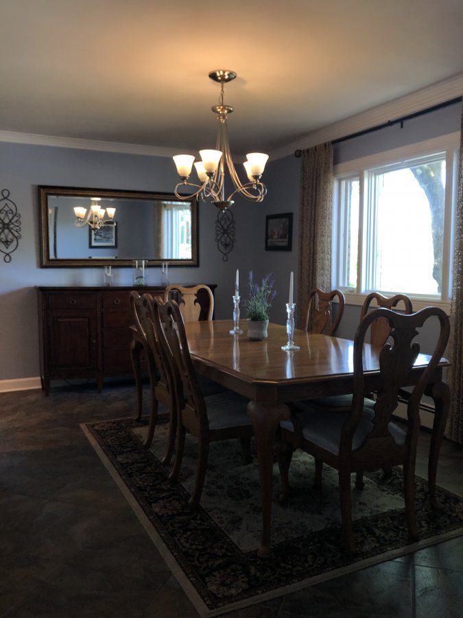 Dining Room Table and 6 matching chairs | New York Classifieds 11787