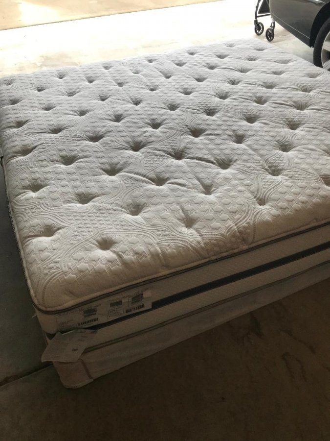 King size inner Spring Mattress and Box springs Huntsville