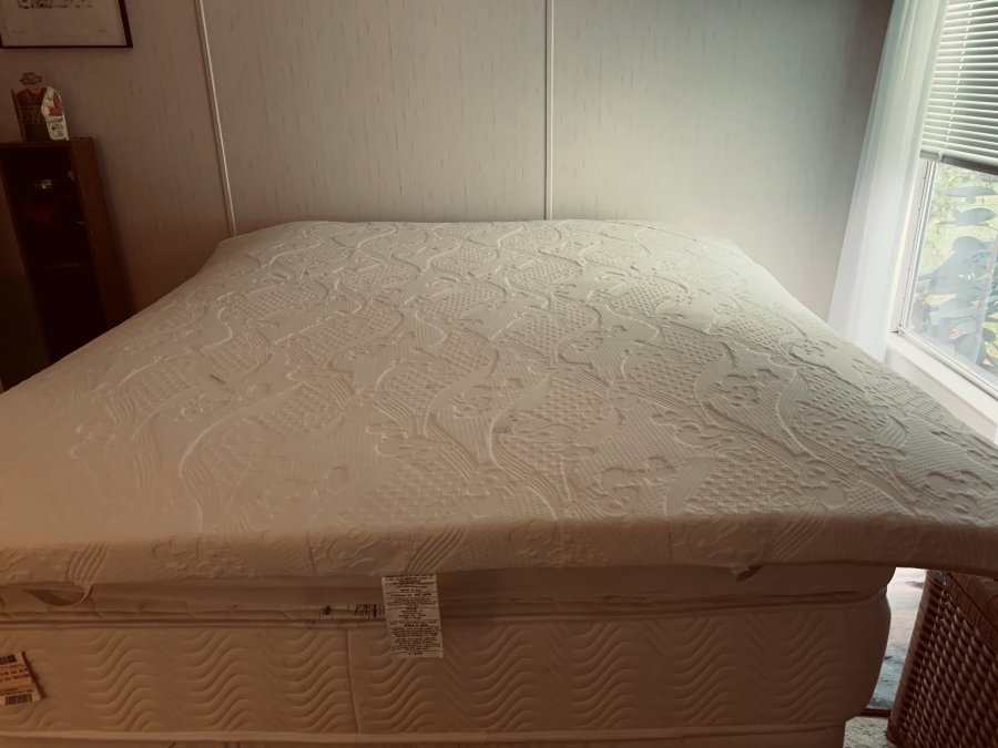 pillow company with foam mattress topper