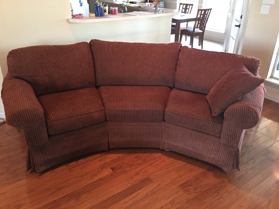 Bassett couch, very firm, top brand, excellent condition Texas