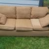 Free couch offer Home and Furnitures